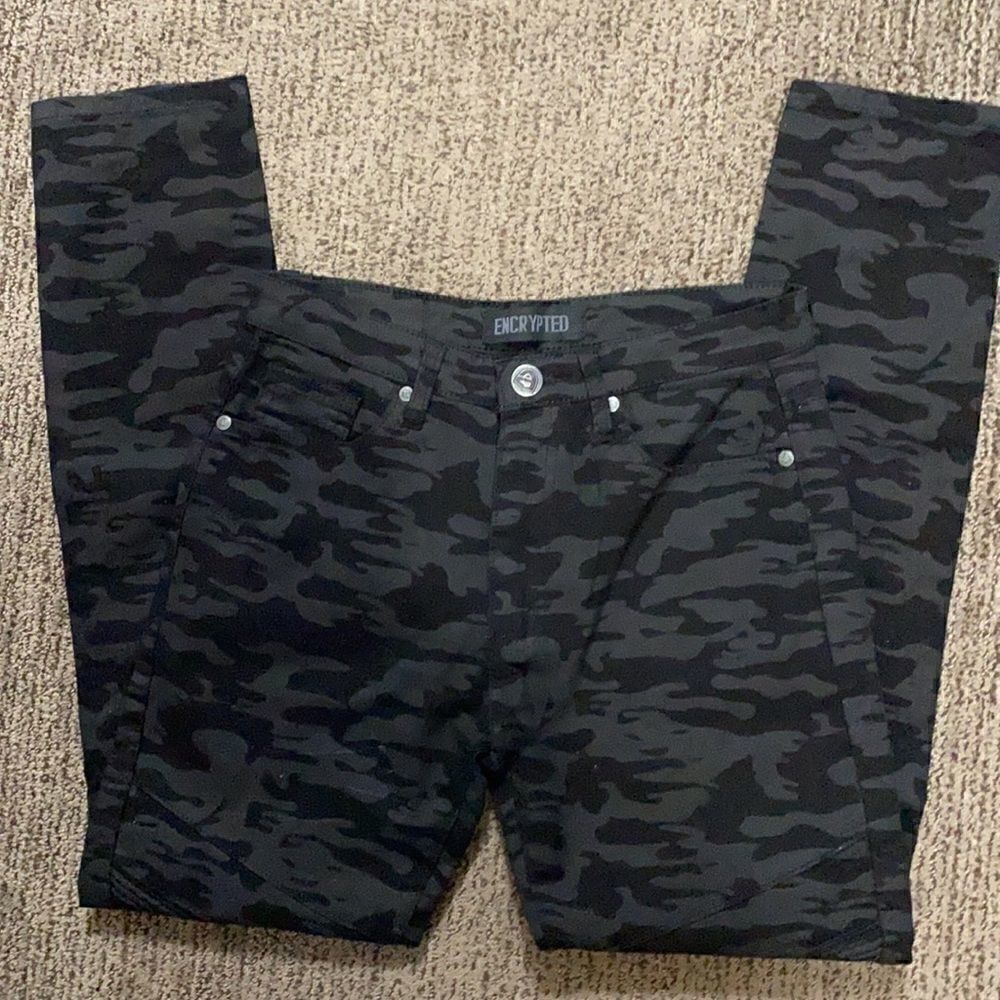 NWOT Encrypted Camouflage Jeans  Gray/Black 30/30